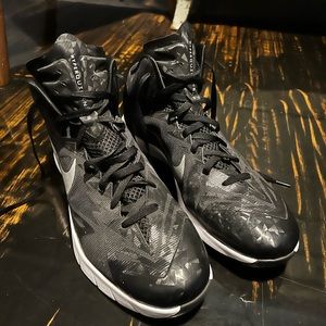 Men’s Nike basketball shoes. Size 14.